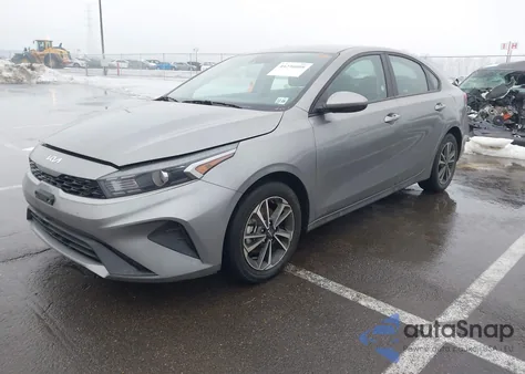 2024 Kia Forte Lxs z USA, uszkodzony, nr VIN 3KPF24ADXRE750362